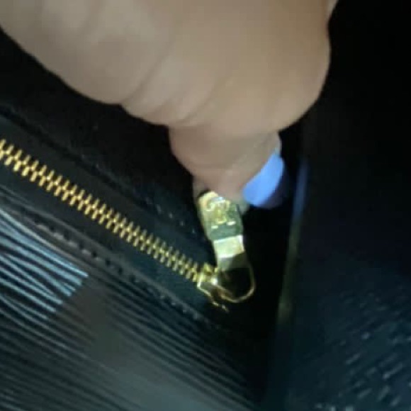 🔴SOLD🔴 Louis Vuitton Monceau Black Epi Leather - Picture 7 of 15